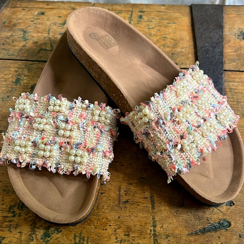 NEW PEARL Slide Sandal